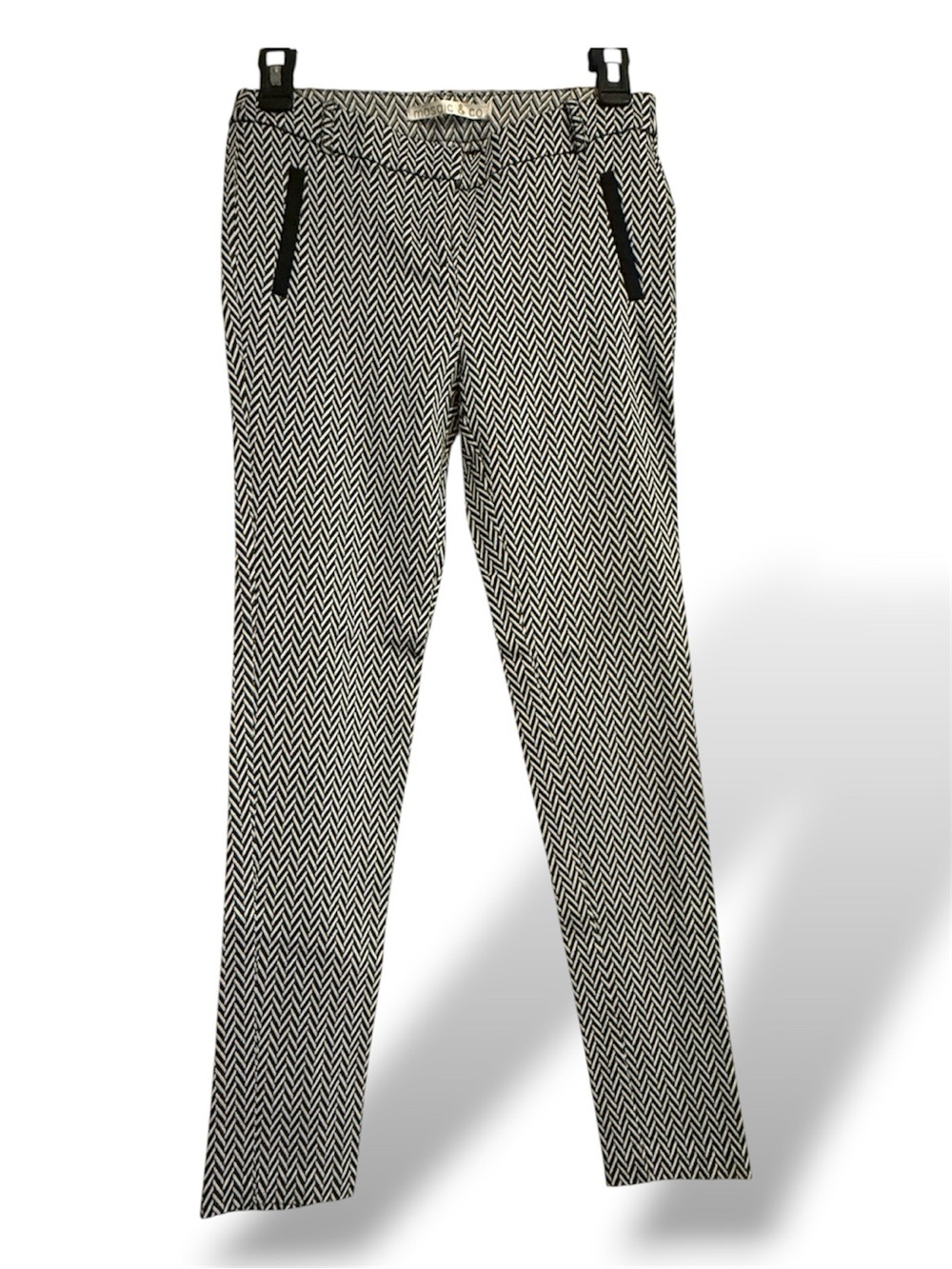 Chevron-Print Skinny Pants in Black & White - Women